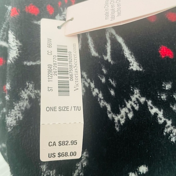NWT! Victoria’s Secret Blanket - Picture 4 of 5